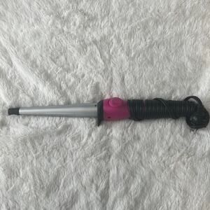 Remington CI52WO 200°C Ionic Conical Barrell Ceramic Hair Curler Curling Wand